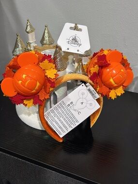 Disney Pumpkin Mickey Ears Headband with Fall Leaf Accents - Lights Up!! NWT!!